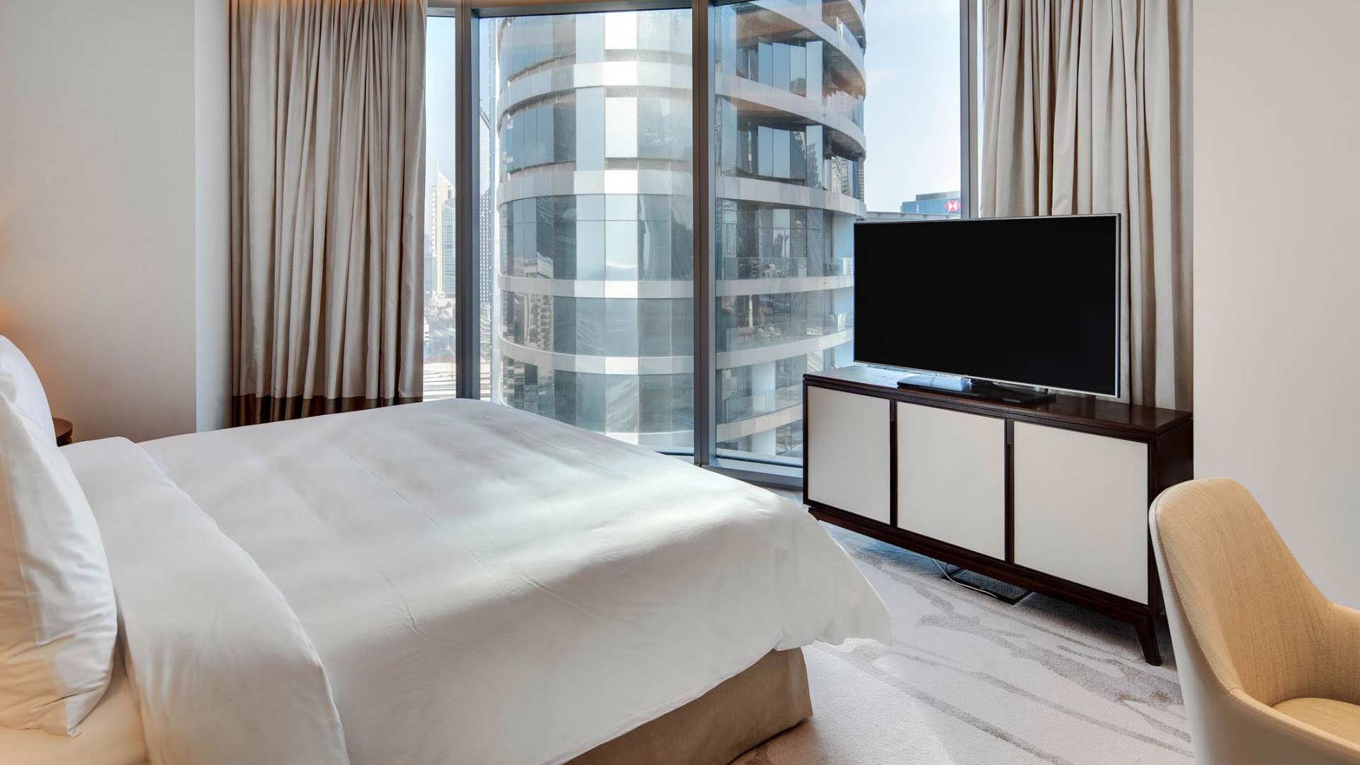 Apartment in Downtown Dubai, Dubai, UAE, 2 bedrooms, 158 sq.m. No. 27410 - 1