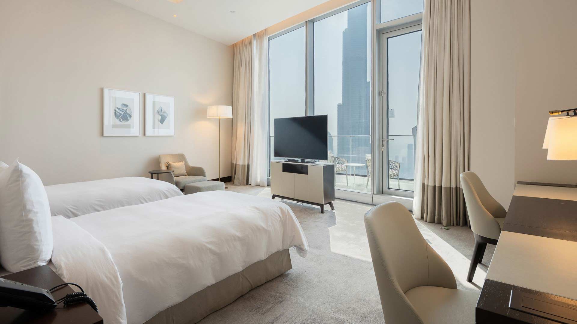 Apartment in Downtown Dubai, Dubai, UAE, 3 bedrooms, 221 sq.m. No. 27404 - 1