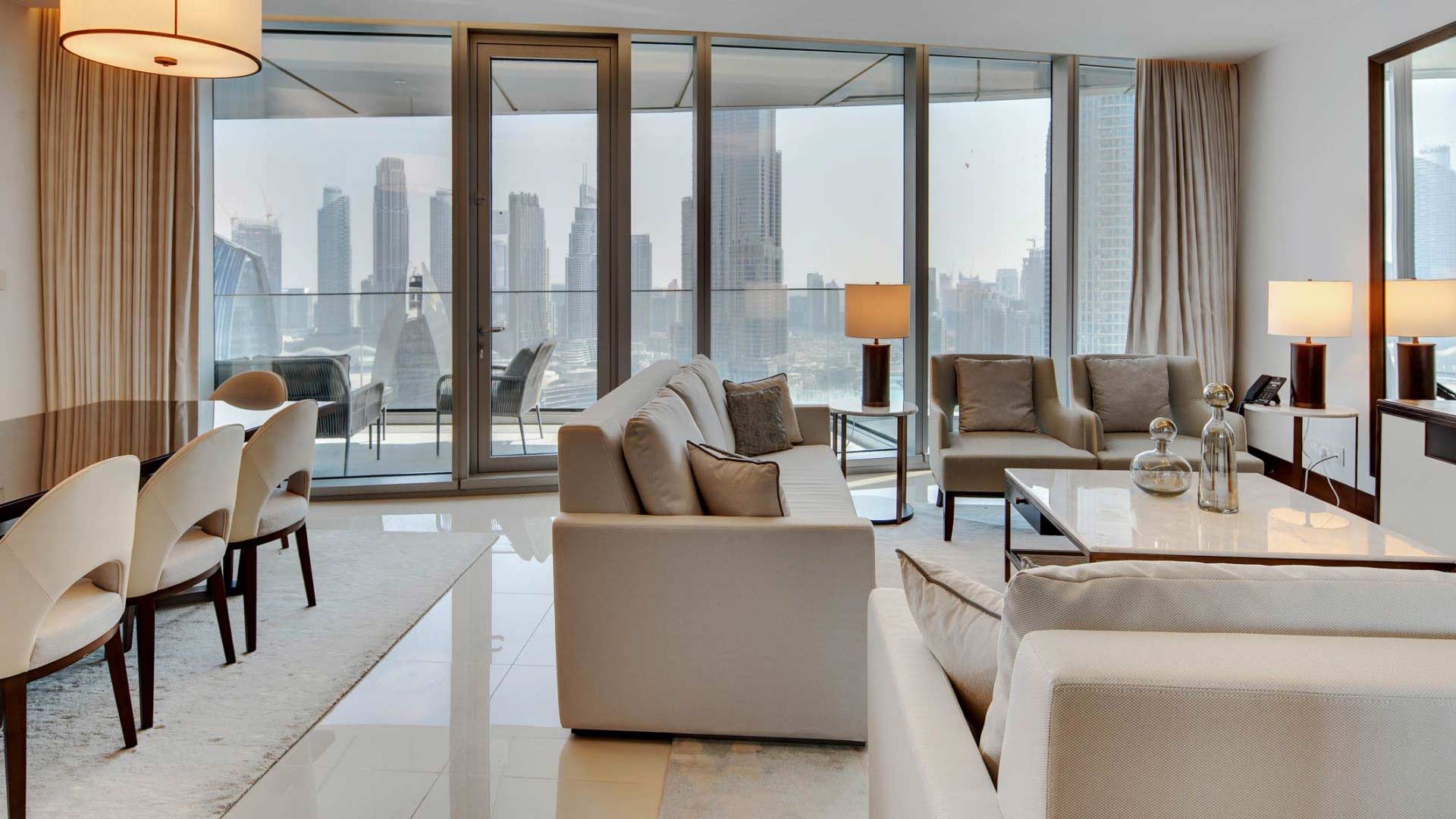Apartment in Downtown Dubai, Dubai, UAE, 3 bedrooms, 172 sq.m. No. 27408 - 1