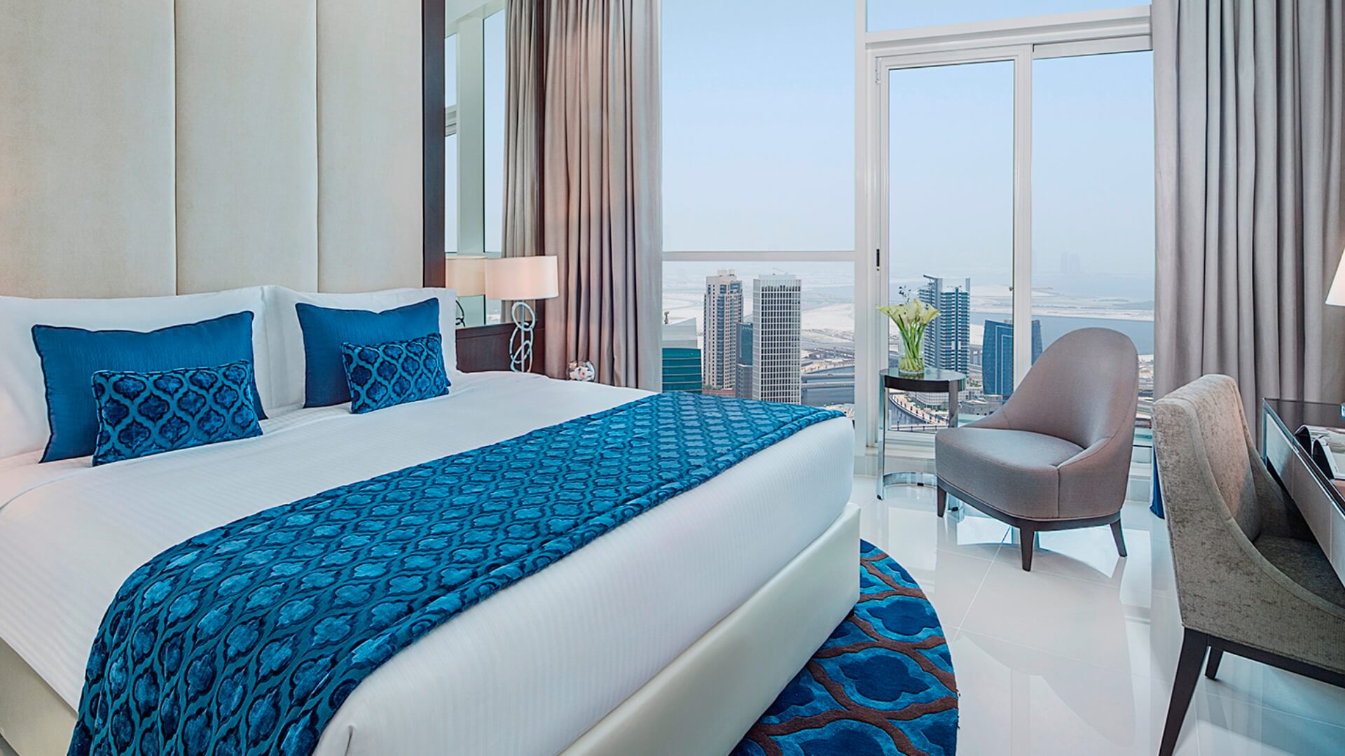 Apartment in Downtown Dubai, Dubai, UAE, 1 bedroom, 72 sq.m. No. 27317 - 1